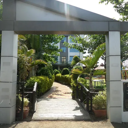 Gandharv Garden Hotel 2*